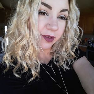 Meet your Posher, Allyson